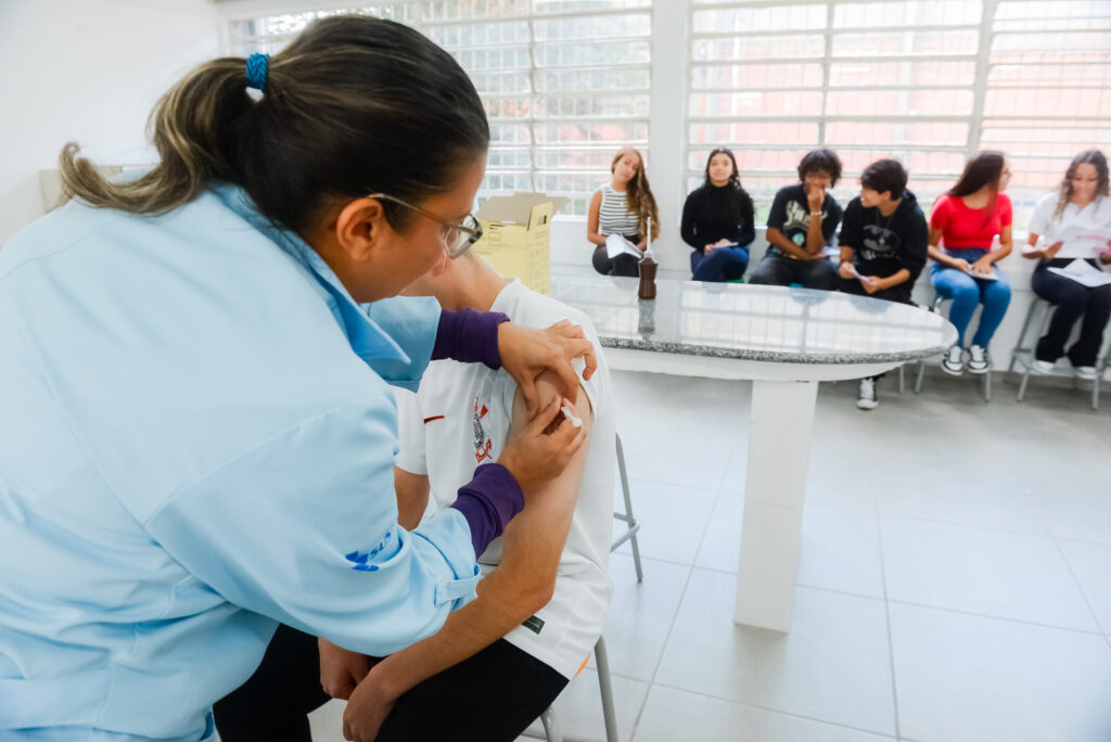 atualizacao-da-carteira-de-vacinacao-mobiliza-alunos-de-69-escolas-estaduais-de-sao-bernardo
