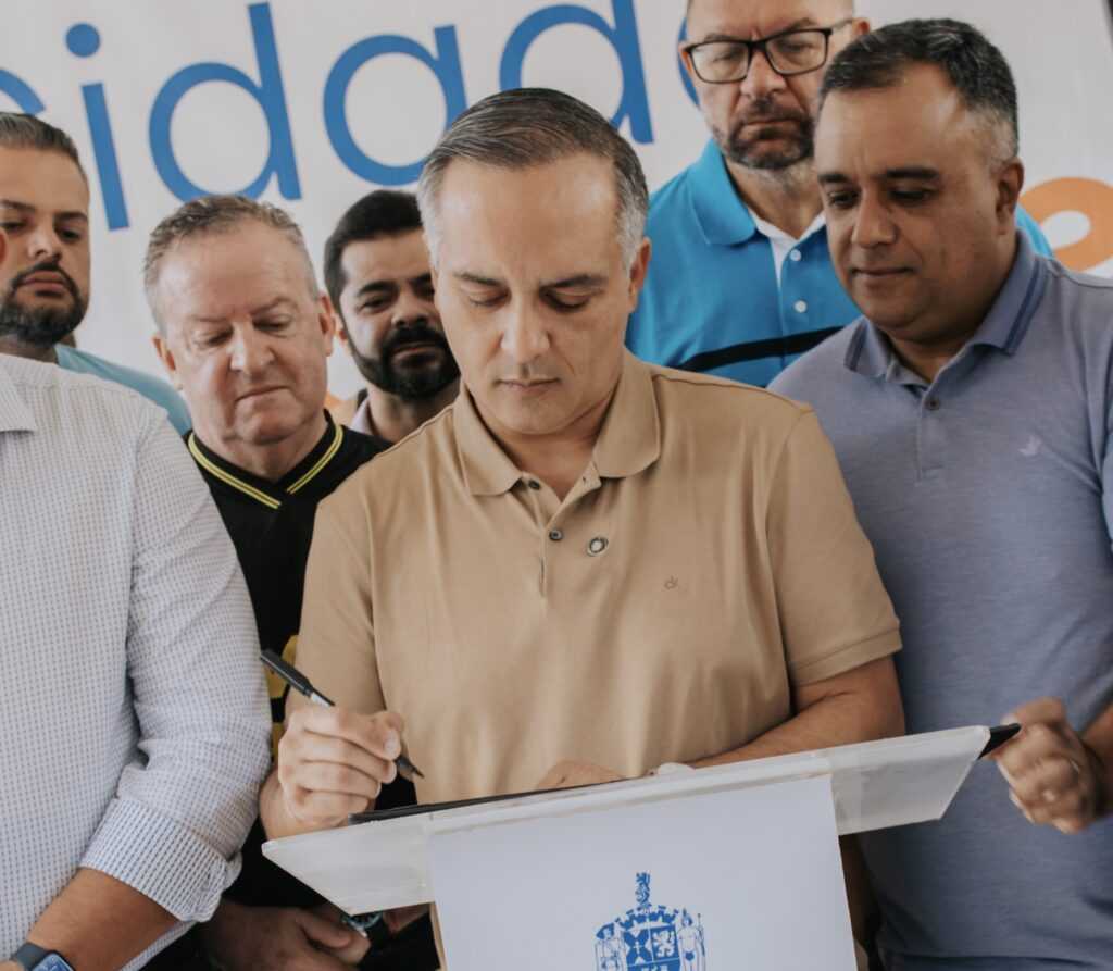 ordem-de-servico-autoriza-recapeamento-de-2,5-quilometros-de-vias-no-ferrazopolis