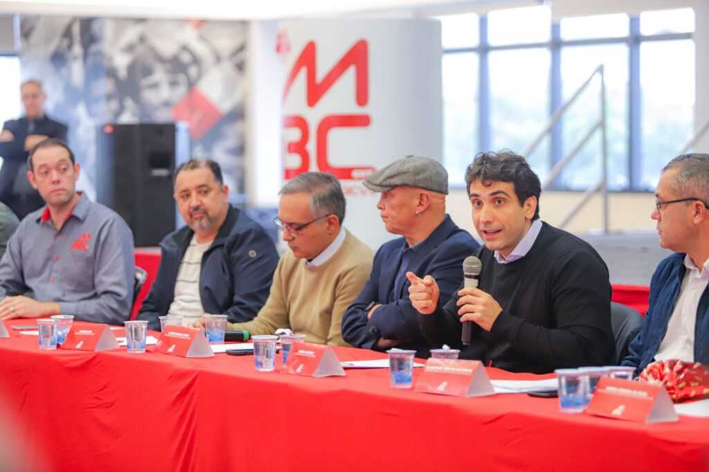 Metalúrgicos e sindicalistas do ABC recebem Gabriel Galípolo, presidente do Banco Central metalurgicos-e-sindicalistas-do-abc-recebem-gabriel-galipolo,-presidente-do-banco-central