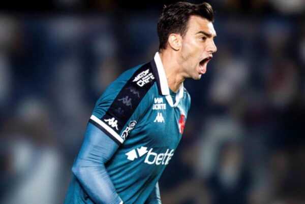 Léo Jardim é paredão do Vasco para duelo contra o Botafogo no DF leo-jardim-e-paredao-do-vasco-para-duelo-contra-o-botafogo-no-df