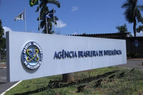 PF e Inteligência trocam ataques por caso da Abin Paralela pf-e-inteligencia-trocam-ataques-por-caso-da-abin-paralela
