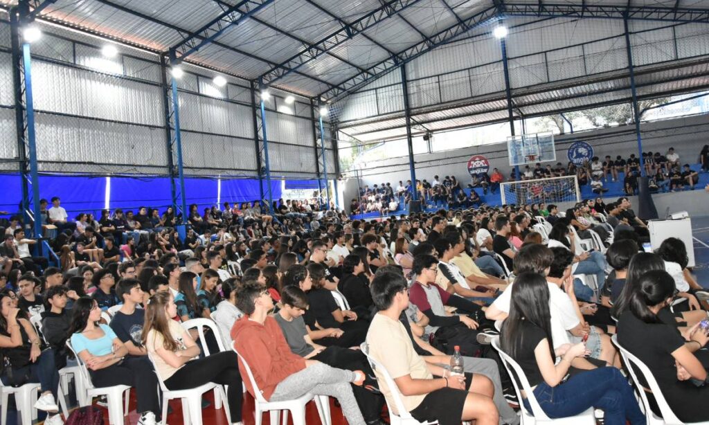alunos-do-singular-participam-de-palestra-exclusiva-com-o-vice-diretor-da-fuvest