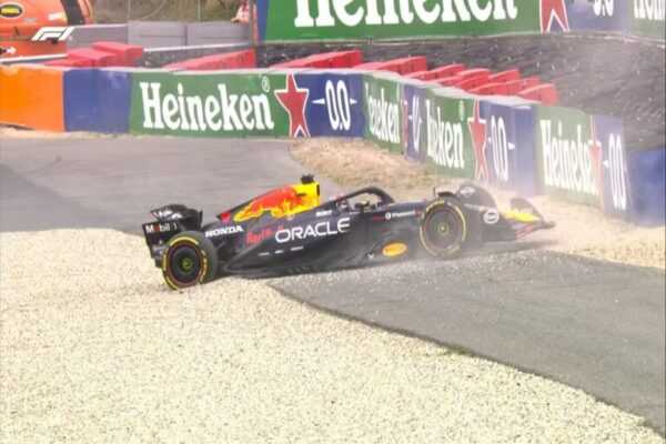 Verstappen erra treino de largada e fica na brita depois de TL1 na Holanda verstappen-erra-treino-de-largada-e-fica-na-brita-apos-tl1-na-holanda
