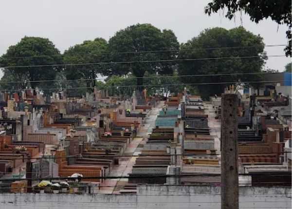 Cemitério da Pauliceia é alvo de ladrões de placas outra vez cemiterio-da-pauliceia-e-alvo-de-ladroes-de-placas-outra-vez