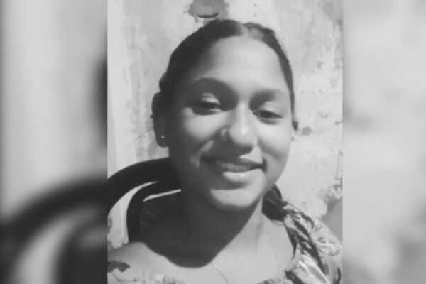 Garota de 11 anos foi espancada em escola por se recusar a “ficar” com colega menina-de-11-anos-foi-espancada-em-escola-por-se-recusar-a-“ficar”-com-colega