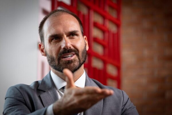 Oposição vê Eduardo incontrolável e teme ficar sem alternativa em 2026 oposicao-ve-eduardo-incontrolavel-e-teme-ficar-sem-alternativa-em-2026
