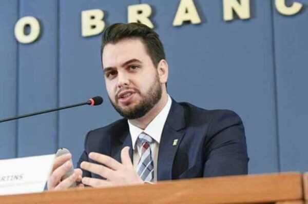 Ex-assessor de Bolsonaro envia carta a Moraes e pede volta de advogado ex-assessor-de-bolsonaro-envia-carta-a-moraes-e-pede-volta-de-advogado