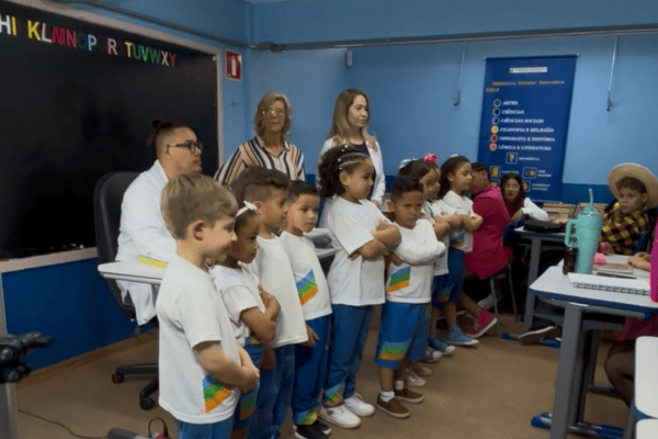 Alunos de São Bernardo fazem parte especial da Escolinha do Humor Kids, do SBT alunos-de-sao-bernardo-integram-especial-da-escolinha-do-humor-kids,-do-sbt