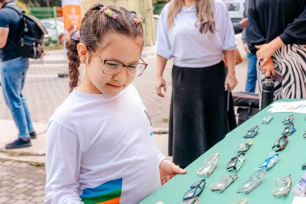 sao-bernardo-entrega-oculos-a-alunos-da-rede-municipal