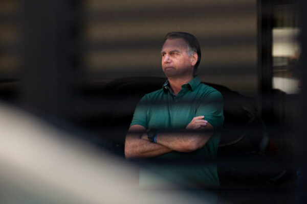 O que ocorre depois de Bolsonaro ser apreendido com tornozeleira violada o-que-acontece-apos-bolsonaro-ser-preso-com-tornozeleira-violada