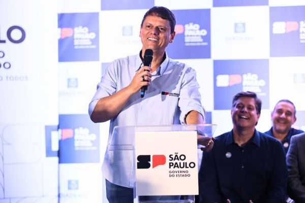 Flávio (Bolsonaro) vai contar com a gente, diz Tarcísio em Diadema flavio-(bolsonaro)-vai-contar-com-a-gente,-diz-tarcisio-em-diadema
