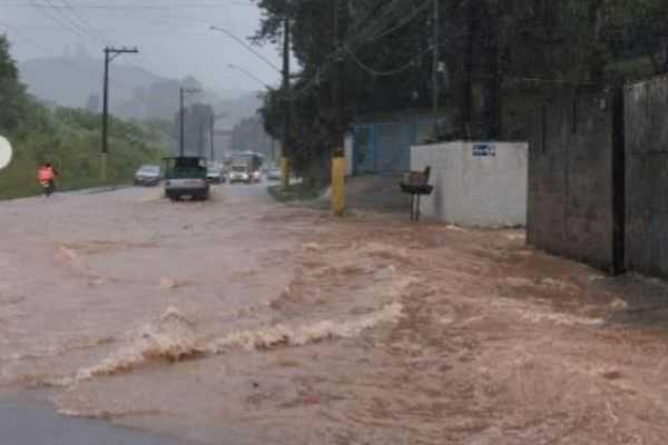 R.Pires recebe recursos do Estado para recuperar infraestrutura depois de chuvas r.pires-recebe-recursos-do-estado-para-recuperar-infraestrutura-apos-chuvas