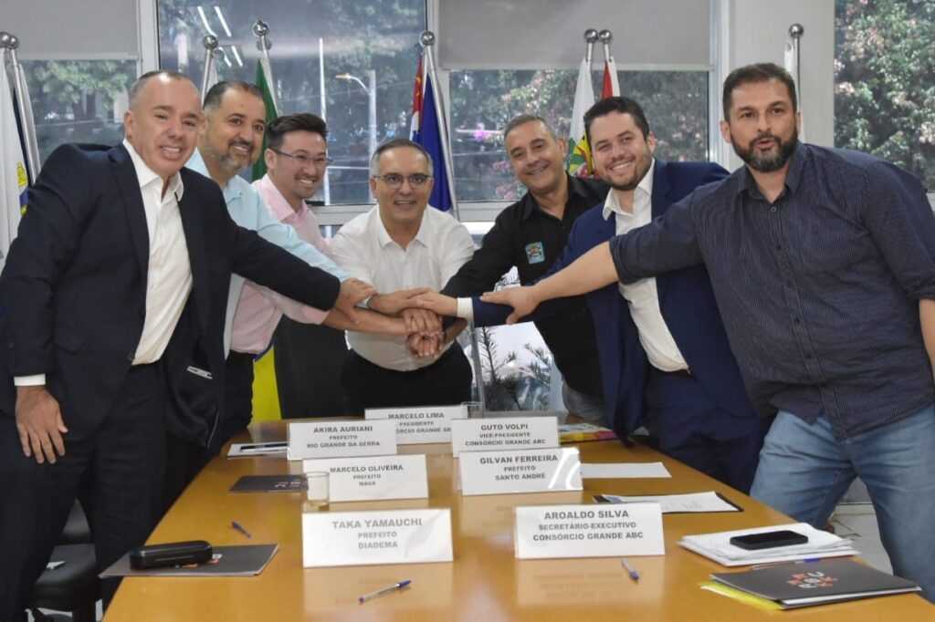Guto Volpi é eleito novo presidente do Consórcio Intermunicipal Grande ABC guto-volpi-e-eleito-novo-presidente-do-consorcio-intermunicipal-grande-abc