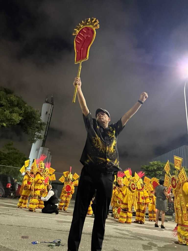 moises-selerges-participa-do-desfile-da-vai-vai-que-homenageou-sao-bernardo-do-campo