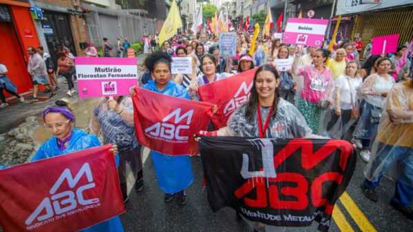 Metalúrgicos do ABC fazem ato contra o feminicídio com presença de ministra metalurgicos-do-abc-fazem-ato-contra-o-feminicidio-com-presenca-de-ministra