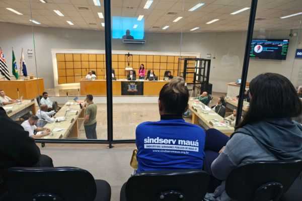 Com duras negociações e paralisações só 3 cidades reajustam servidores com-duras-negociacoes-e-paralisacoes-so-3-cidades-reajustam-servidores