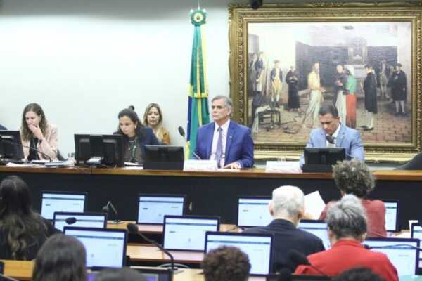 ccj-da-camara-retoma-discussao-sobre-pec-da-maioridade-penal-nesta-terca