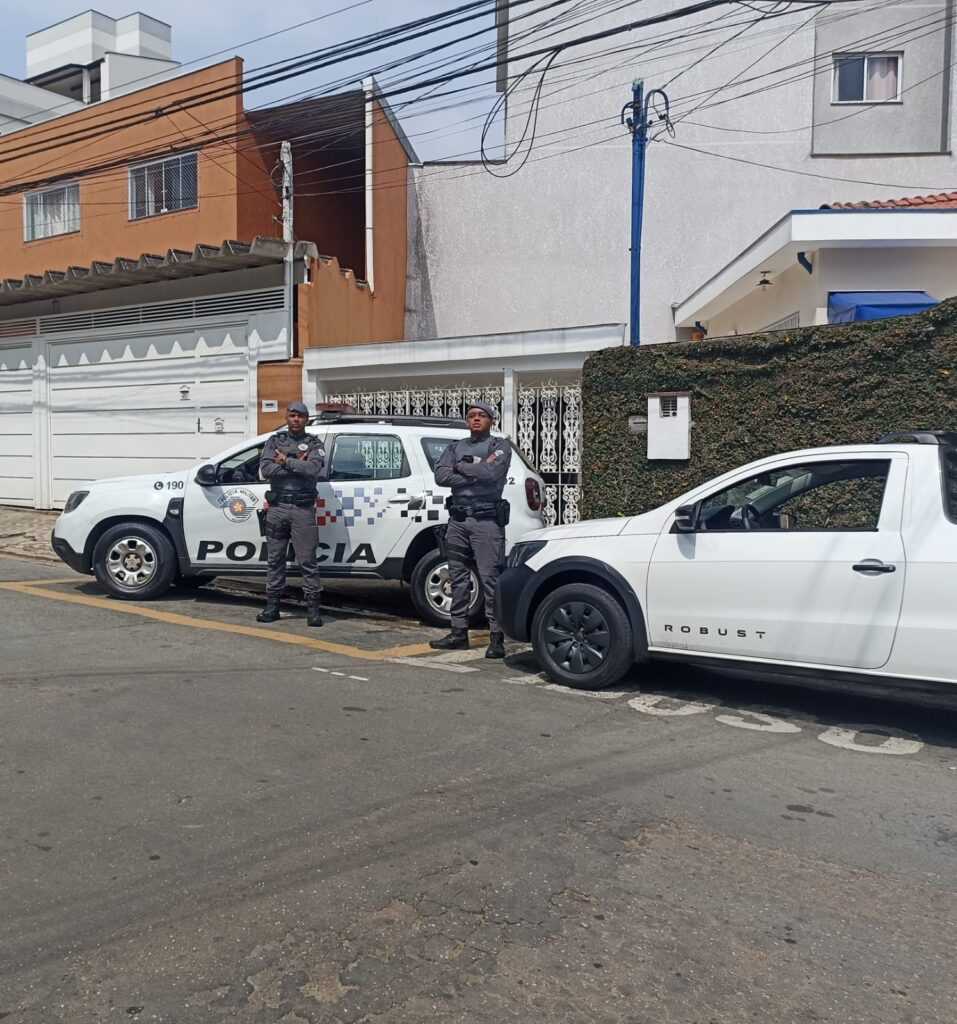Polícia Militar prende homem depois de perseguição e recupera veículo subtraído. policia-militar-prende-homem-apos-perseguicao-e-recupera-veiculo-furtado.